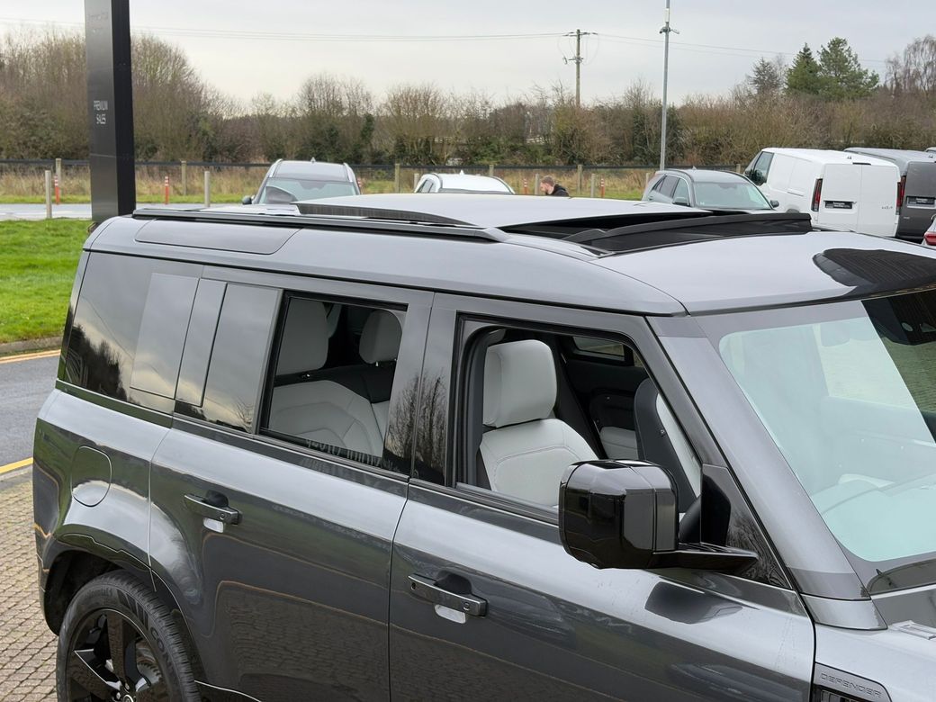 2025 Land Rover Defender