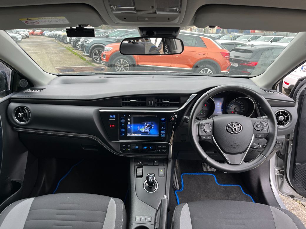 2016 Toyota Auris
