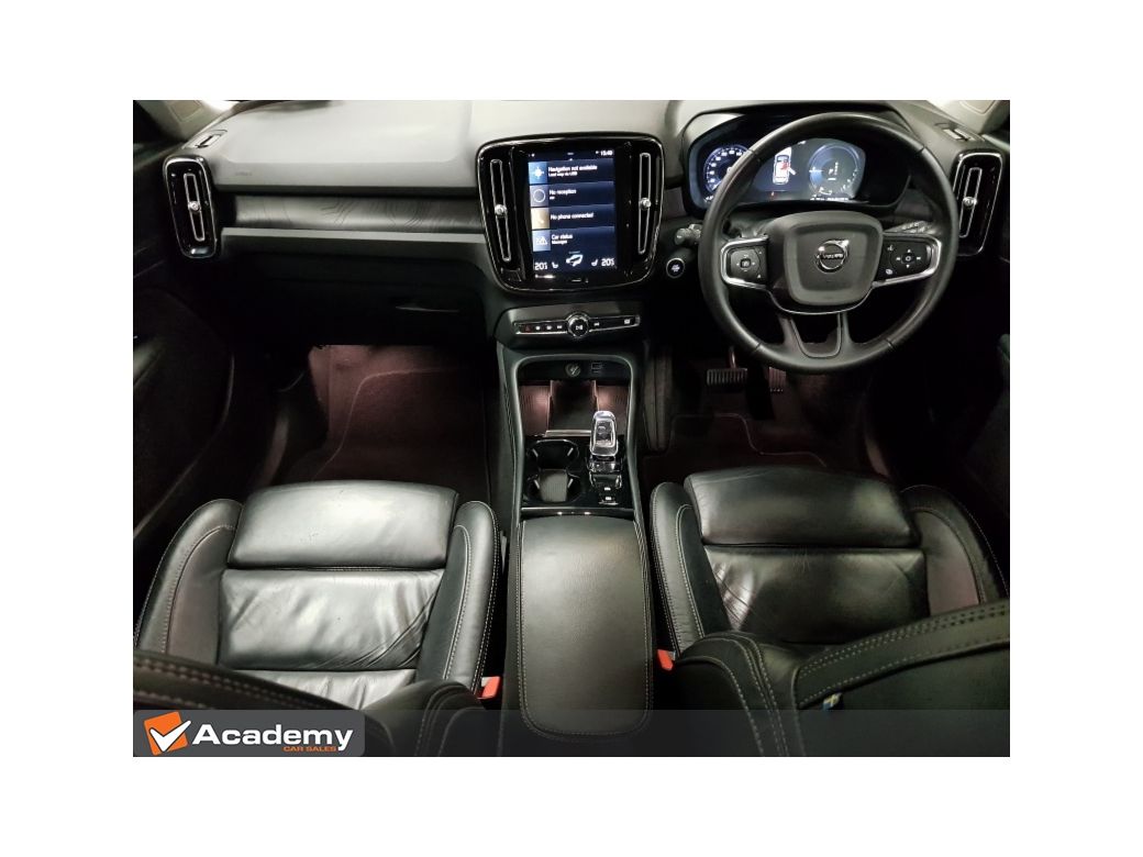 2023 Volvo XC40