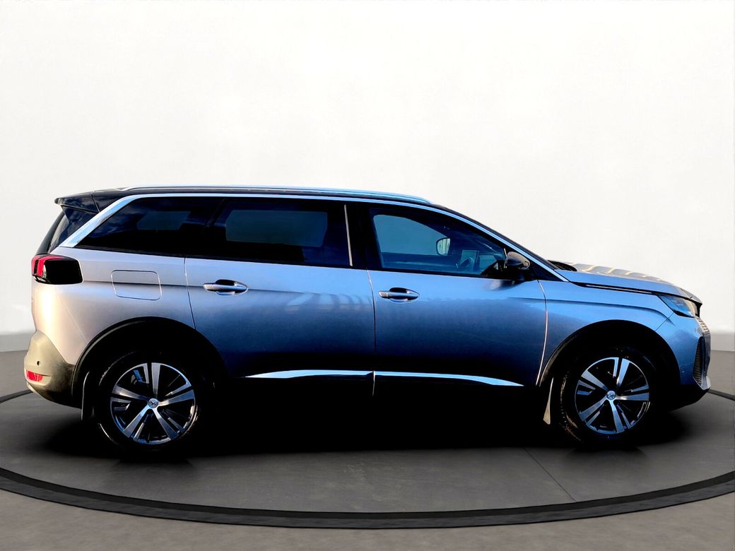 2023 Peugeot 5008