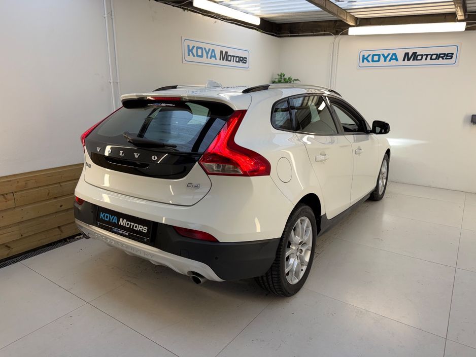 2017 Volvo V40