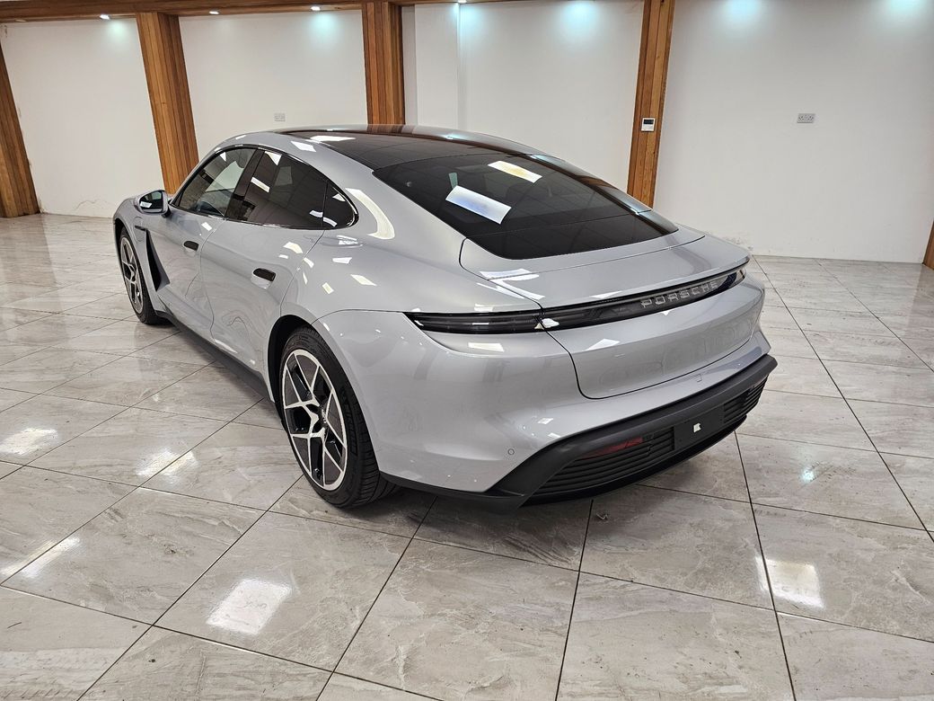 2025 Porsche Taycan
