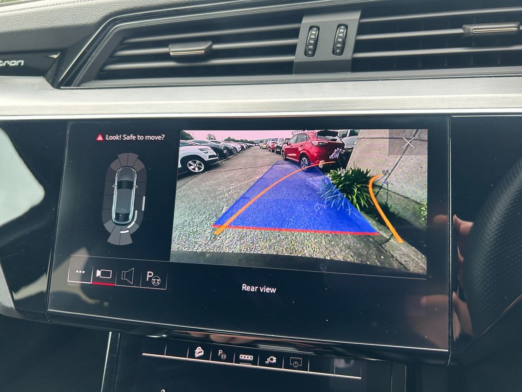 2022 Audi e-tron