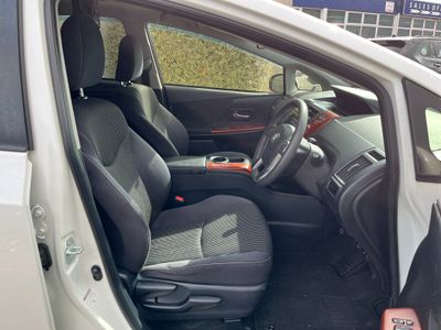 2016 Toyota Prius Alpha