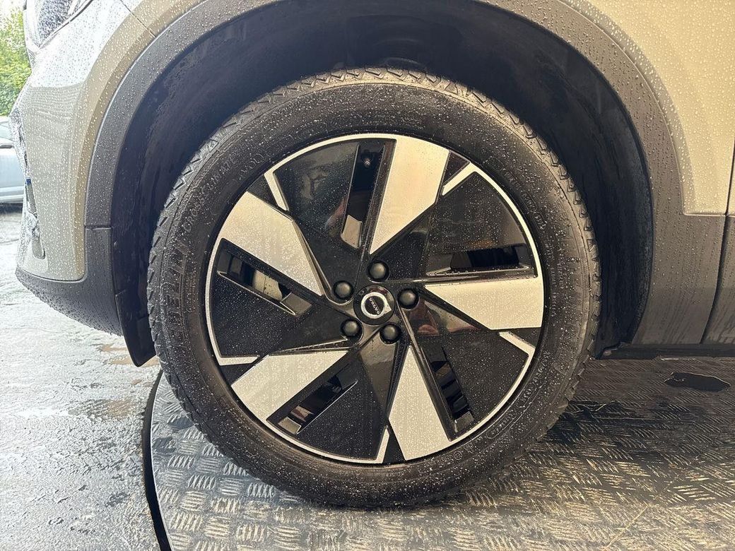 2024 Volvo XC40