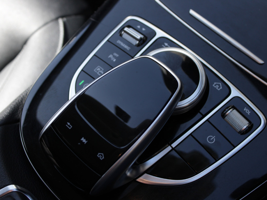 2020 Mercedes-Benz E 220