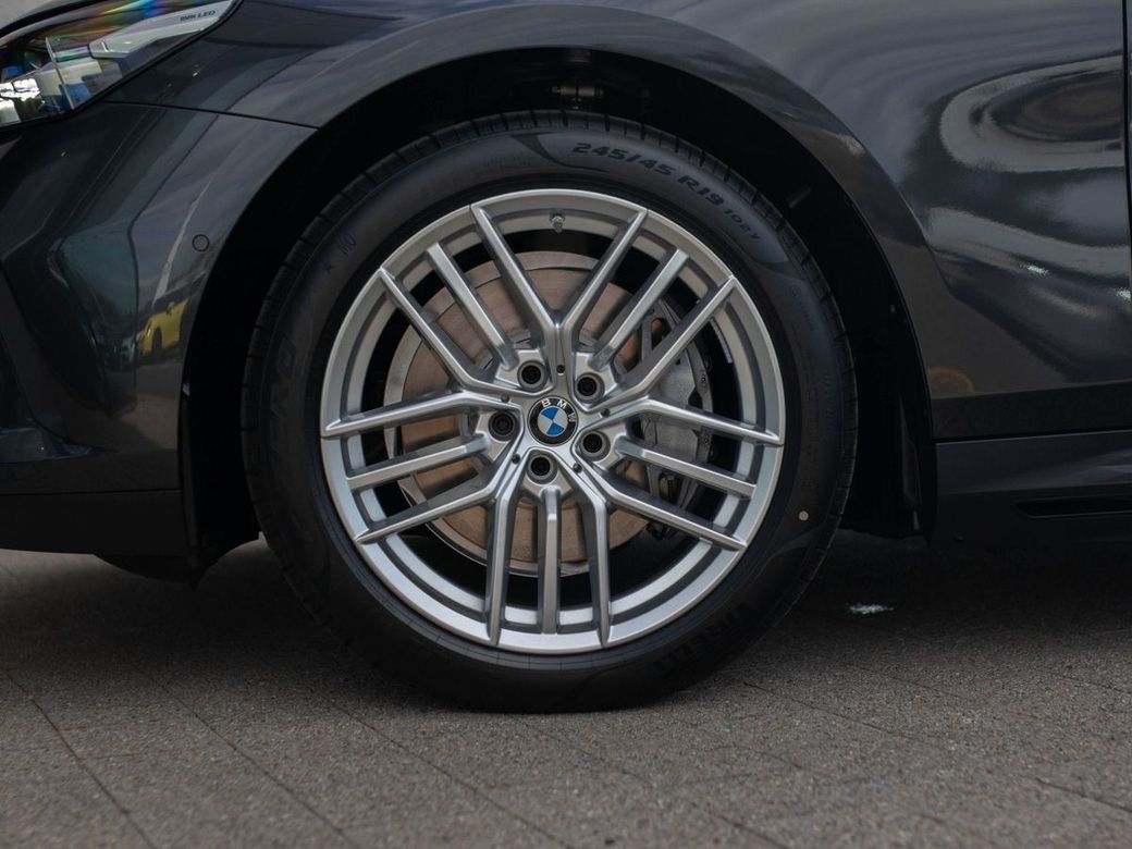 2025 BMW i5