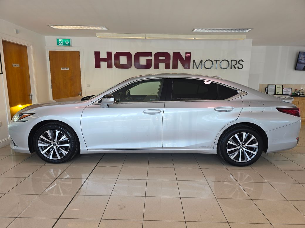 2019 Lexus ES 300h