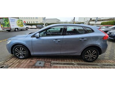 2017 Volvo V40
