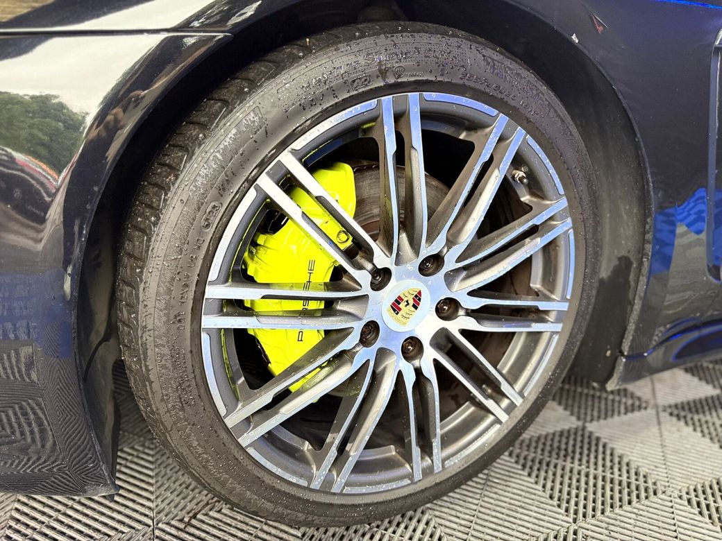 2016 Porsche Panamera
