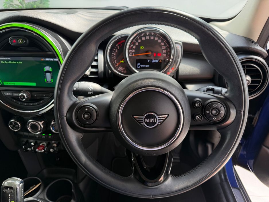 2019 Mini Hatch