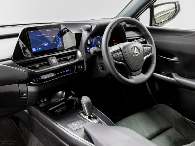 2025 Lexus UX 300e