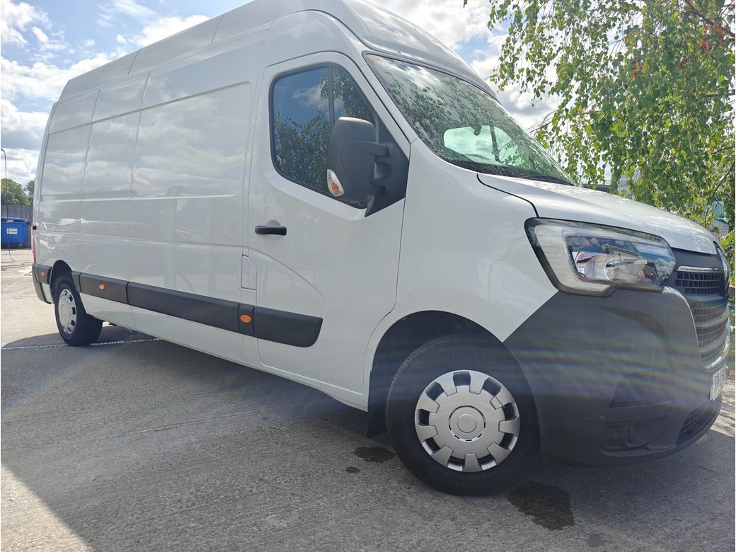 2023 Renault Master