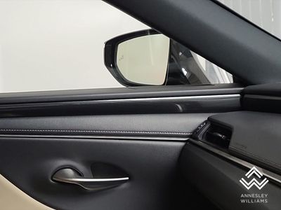 2021 Lexus ES 300h