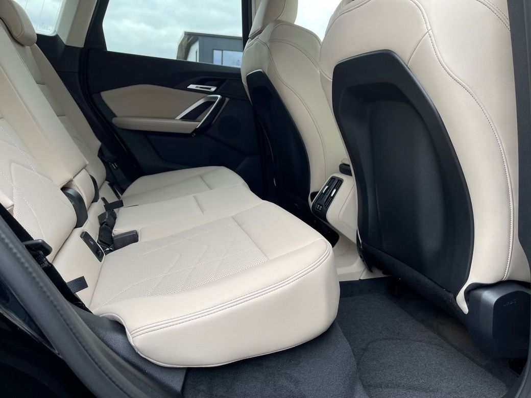 2025 BMW iX1