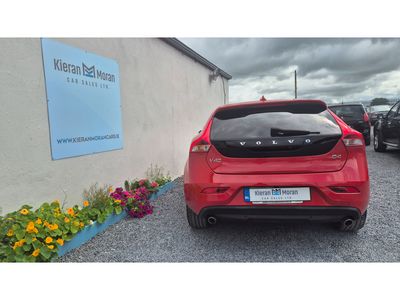 2018 Volvo V40