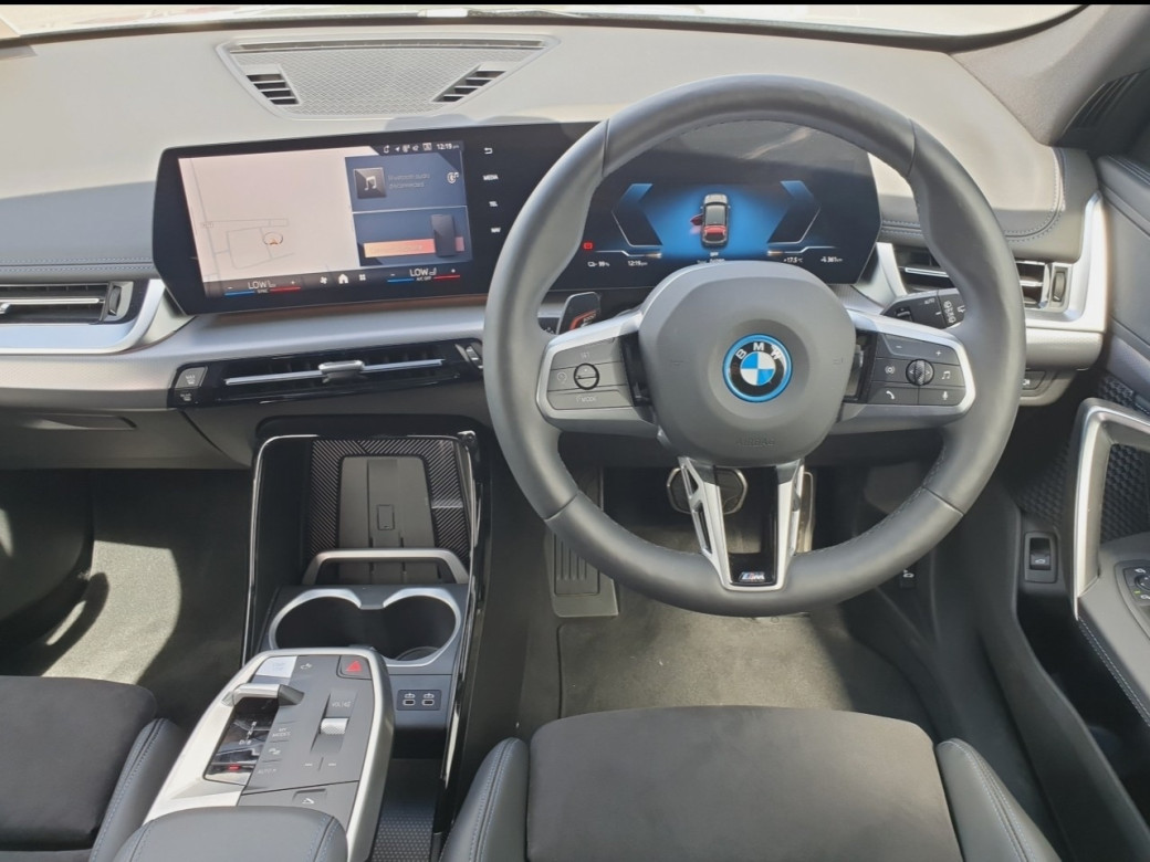 2025 BMW iX