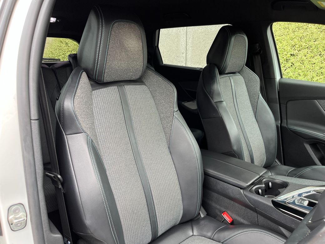 2023 Peugeot 5008