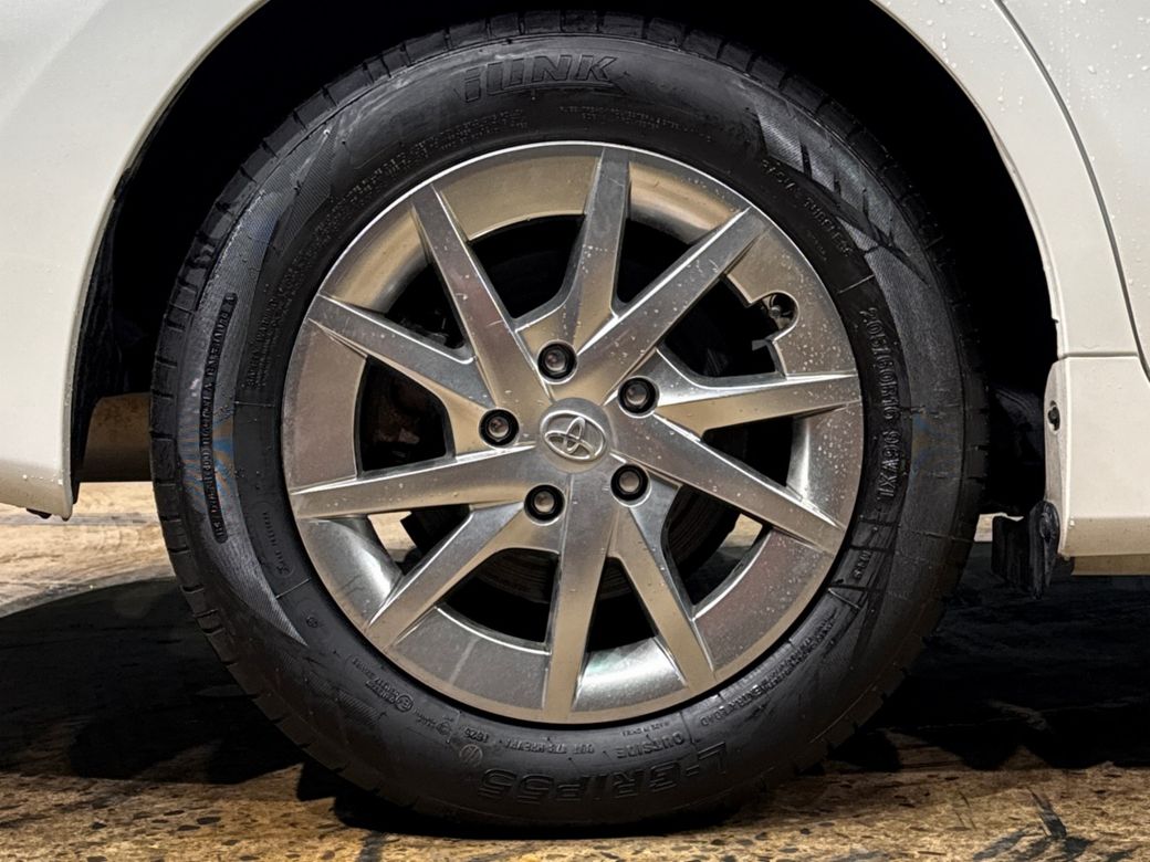 2021 Toyota Prius Alpha