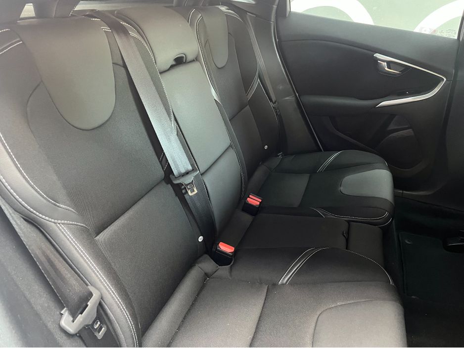 2017 Volvo V40