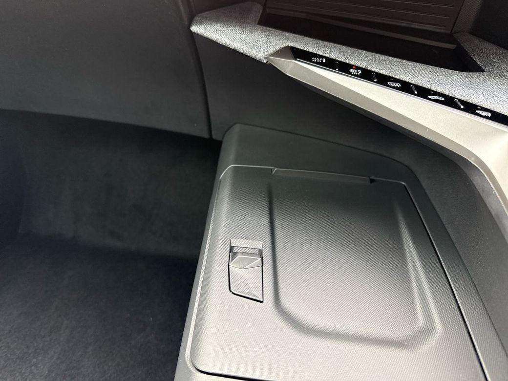 2025 Peugeot 5008