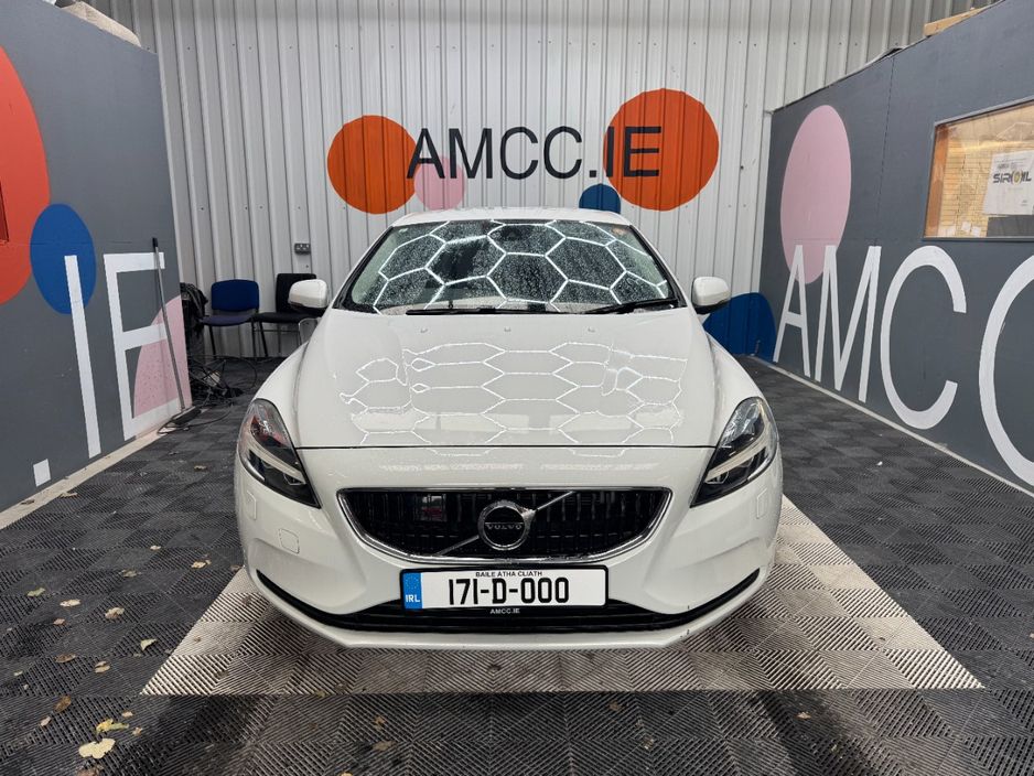 2017 Volvo V40