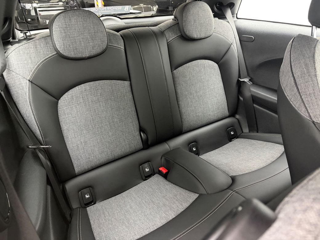 2023 Mini Hatch