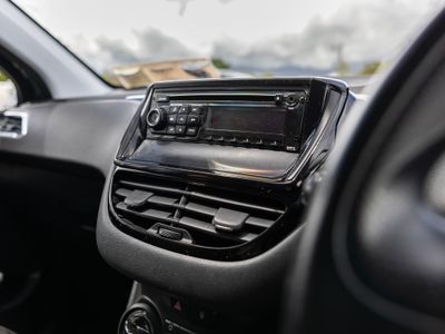 2013 Peugeot 208