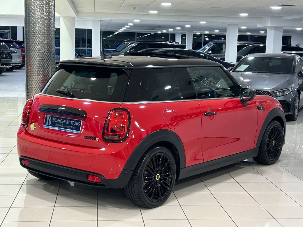 2022 Mini Hatch