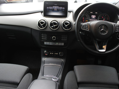 2016 Mercedes-Benz B 180