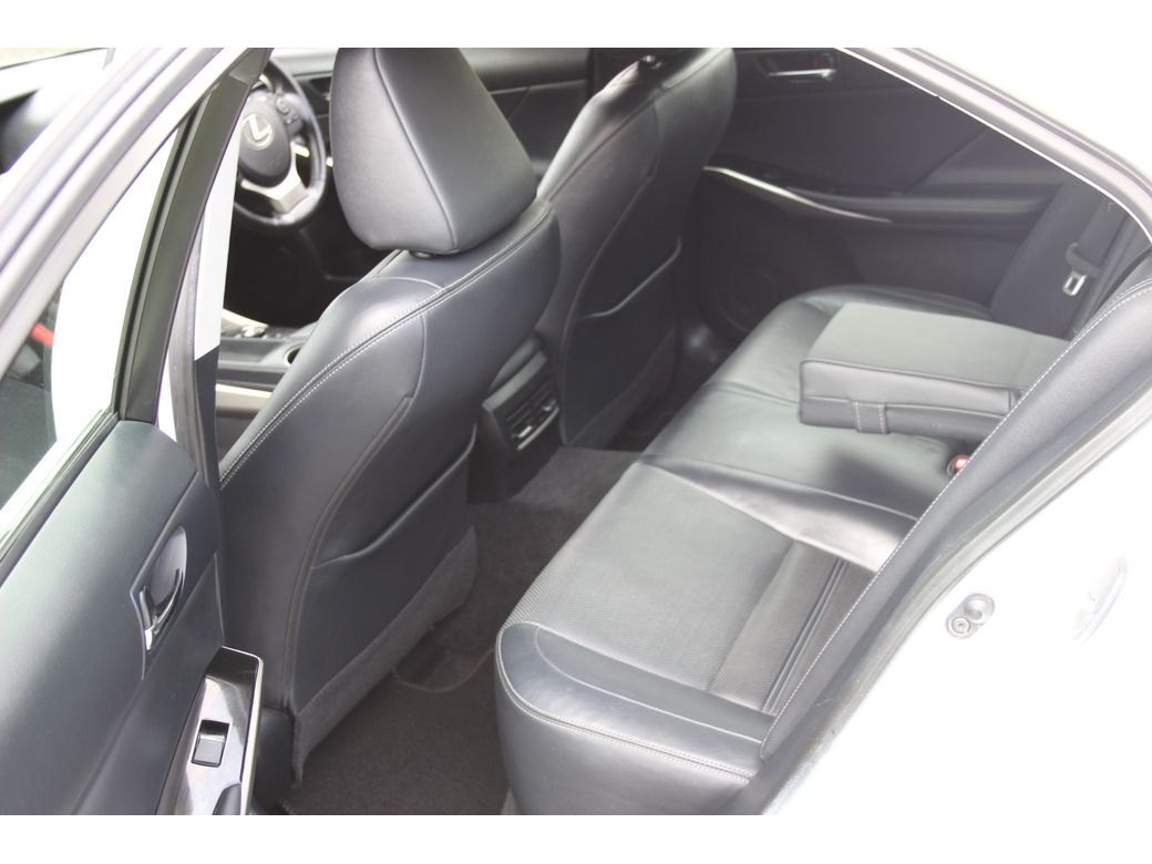 2015 Lexus IS 300h