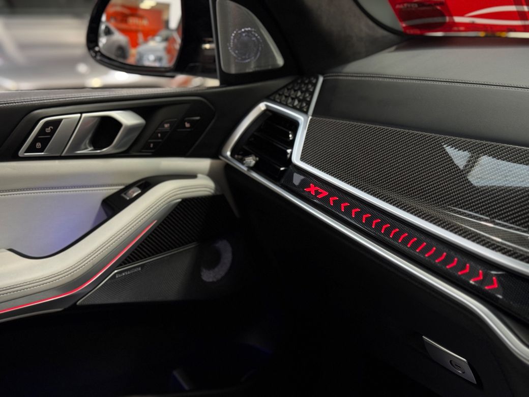 2023 BMW X7