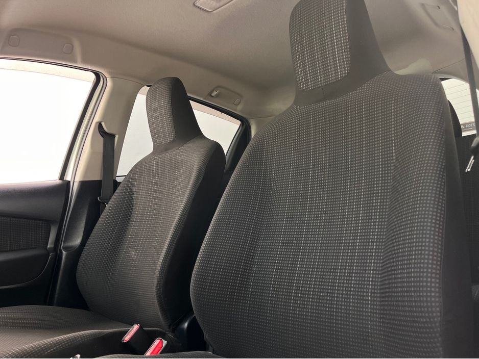 2016 Toyota Vitz