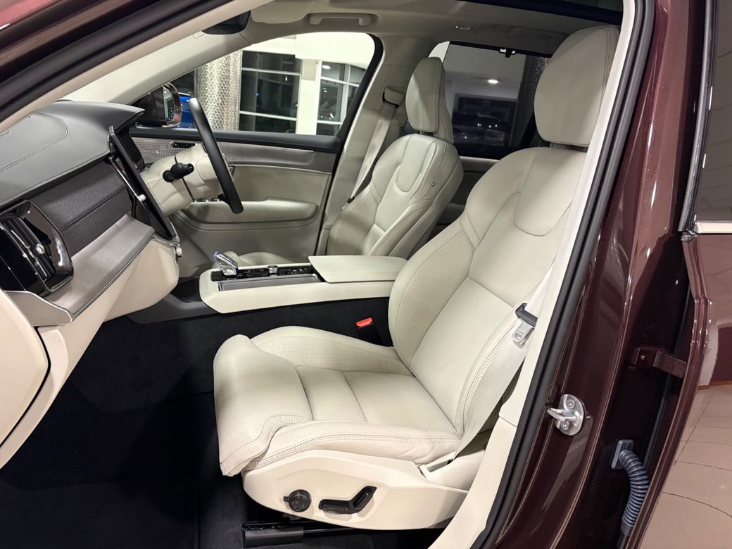 2025 Volvo XC90