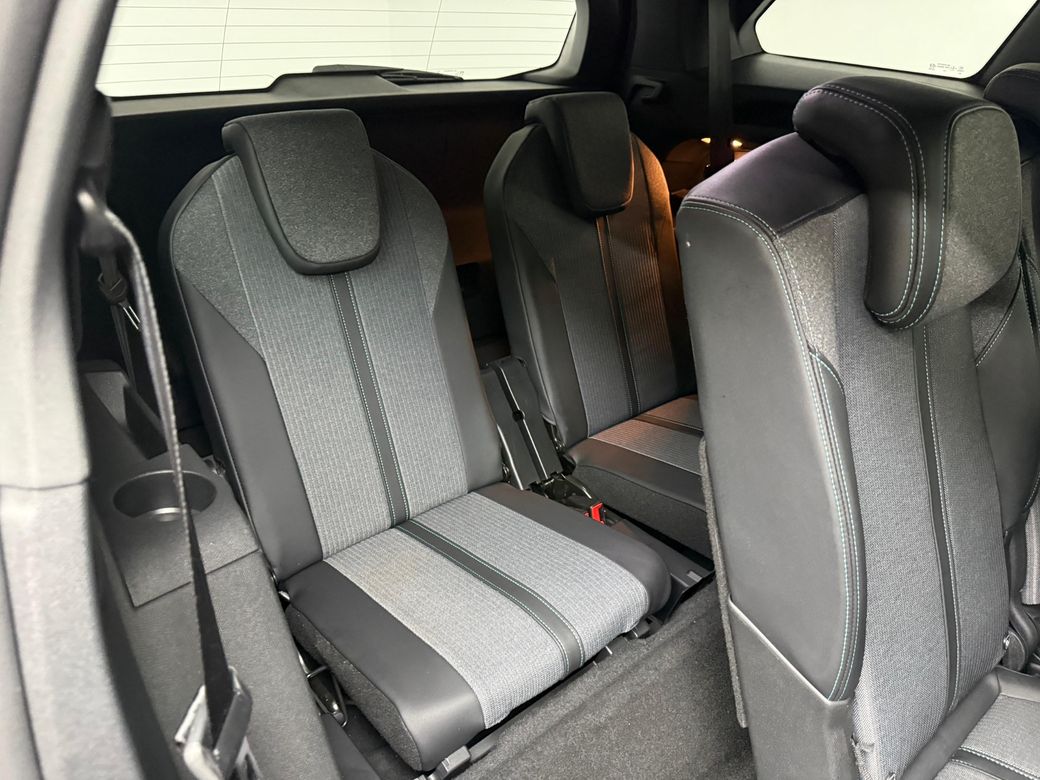 2023 Peugeot 5008