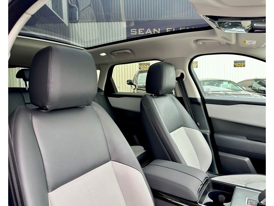 2025 Land Rover Range Rover Velar
