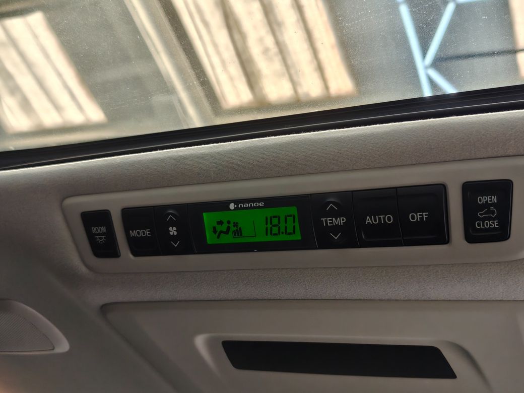 2014 Toyota Vellfire