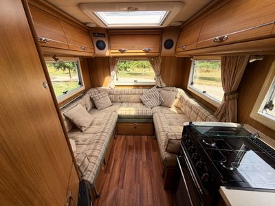 2010 AUTOSLEEPER SUFFOLK LOW PROFILE R.H.D AUTO 
