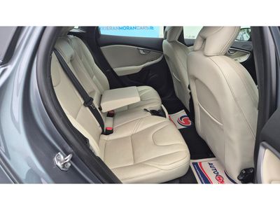 2016 Volvo V40