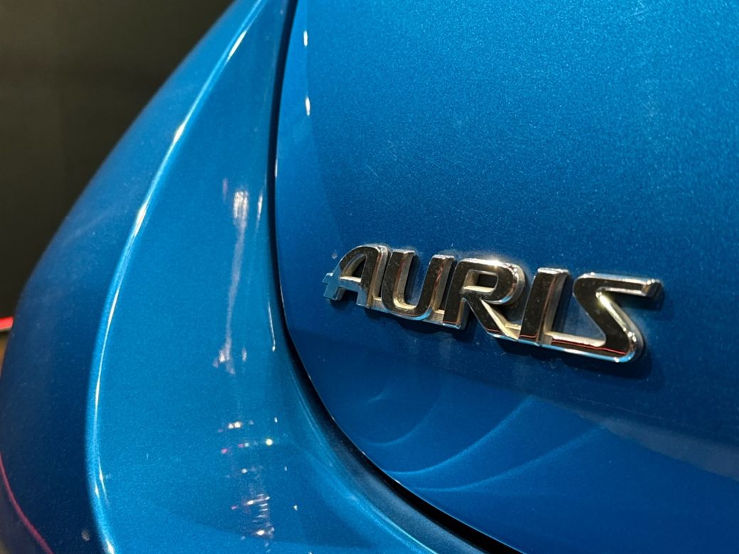 2016 Toyota Auris