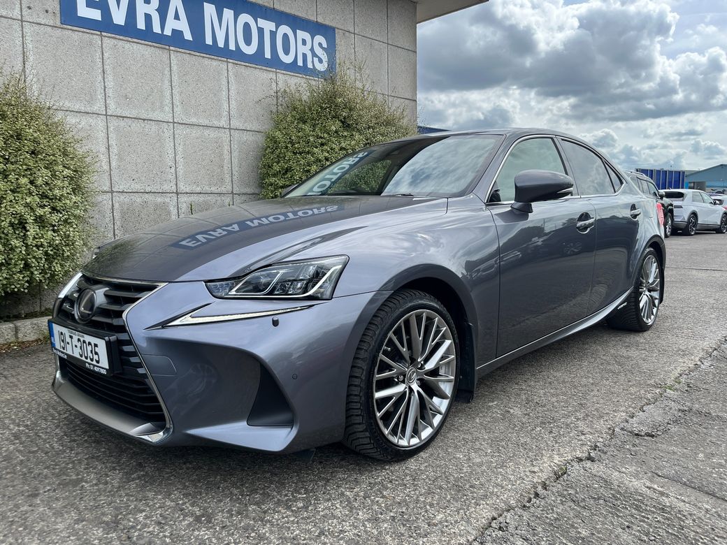 2019 Lexus IS 300h