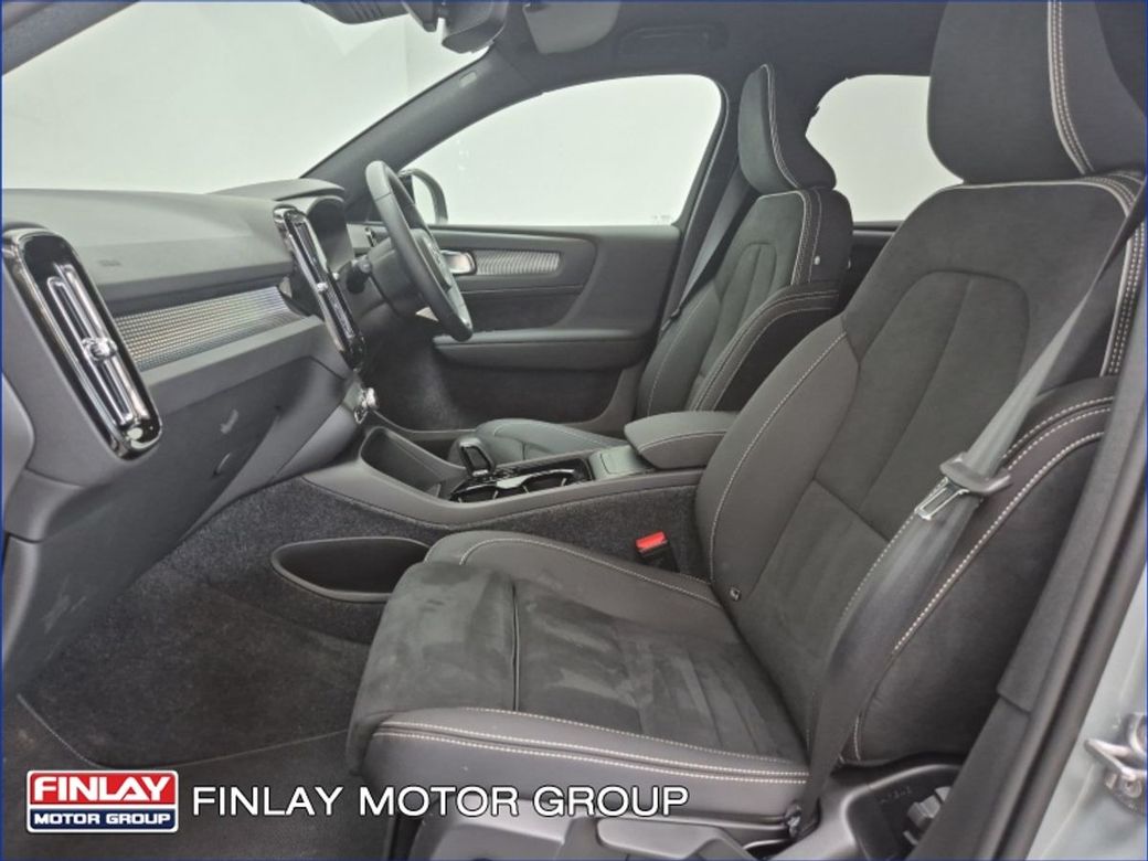 2026 Volvo EX40