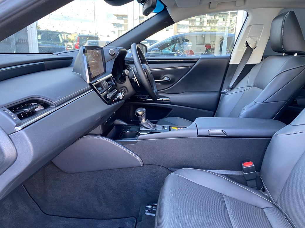 2023 Lexus ES 300h