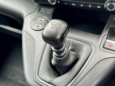 2025 Peugeot Partner