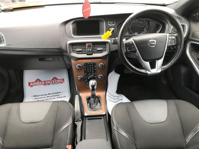 2017 Volvo V40