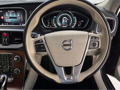 2017 Volvo V40
