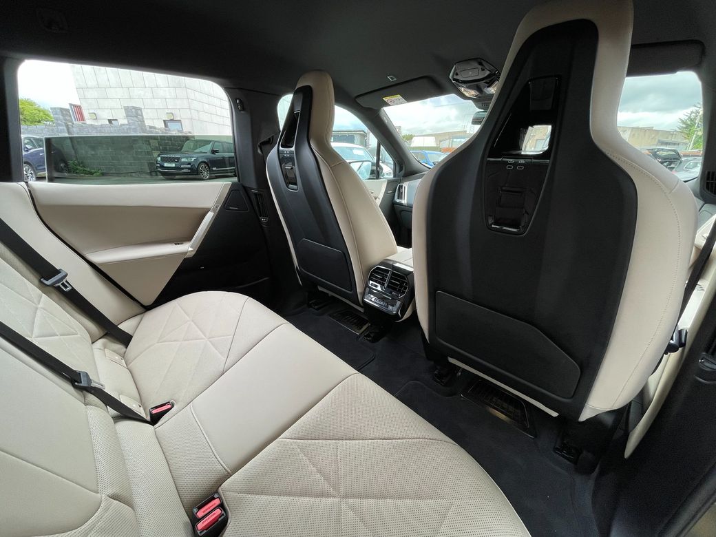 2022 BMW iX