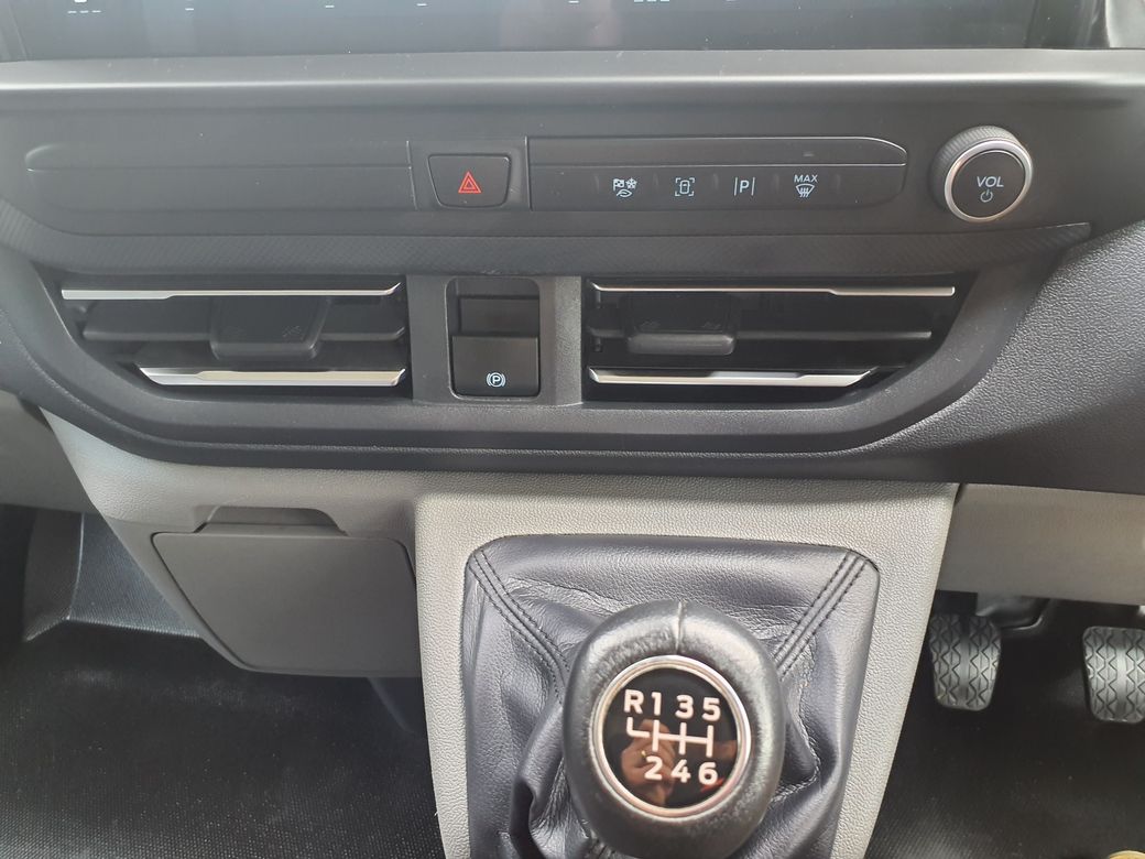 2024 Ford Transit Custom