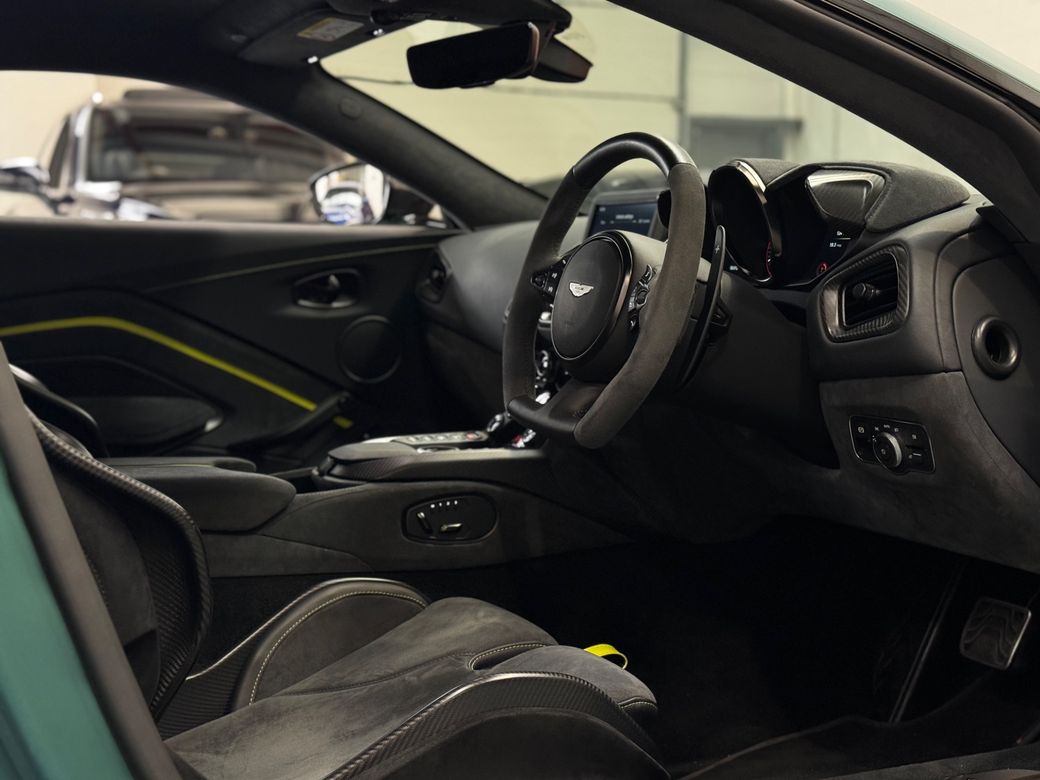 2024 Aston Martin Vantage