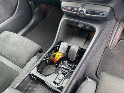 2022 Volvo XC40